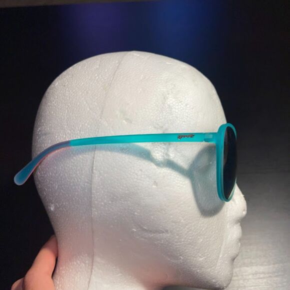 goodr Kitty Hawkers Mach G Aviator Sunglasses: Round Frame Light Blue Pink - Picture 3 of 3